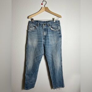 Vintage wrangler blue jeans made in USA tag 34x30( fit 32x28)